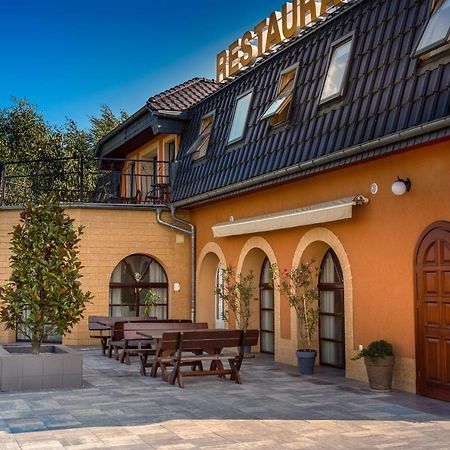 Hotel Lawendowy Ogrod Brzeg Exteriér fotografie