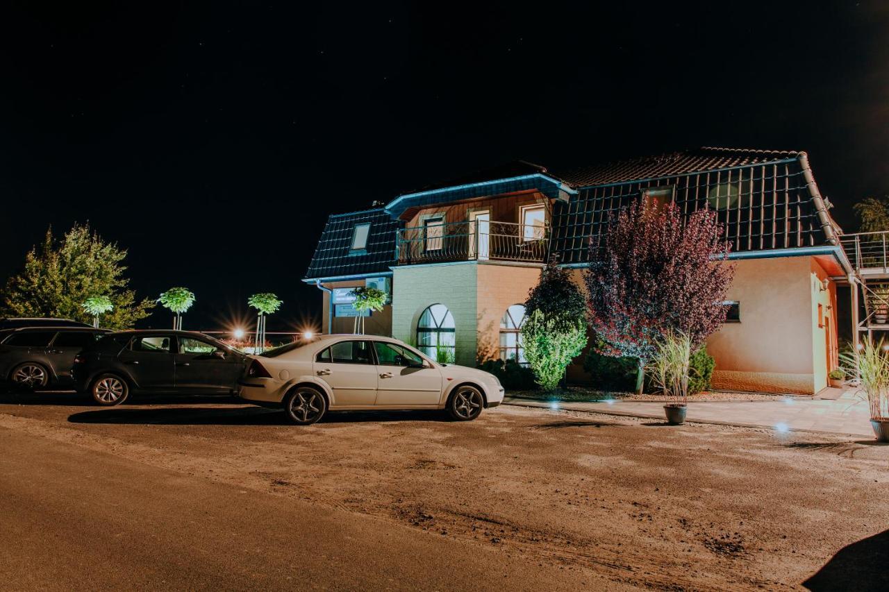 Hotel Lawendowy Ogrod Brzeg Exteriér fotografie